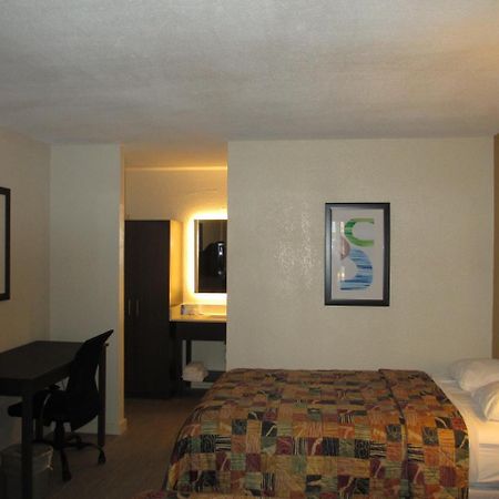 Sunset Inn Northlake Charlotte Bagian luar foto