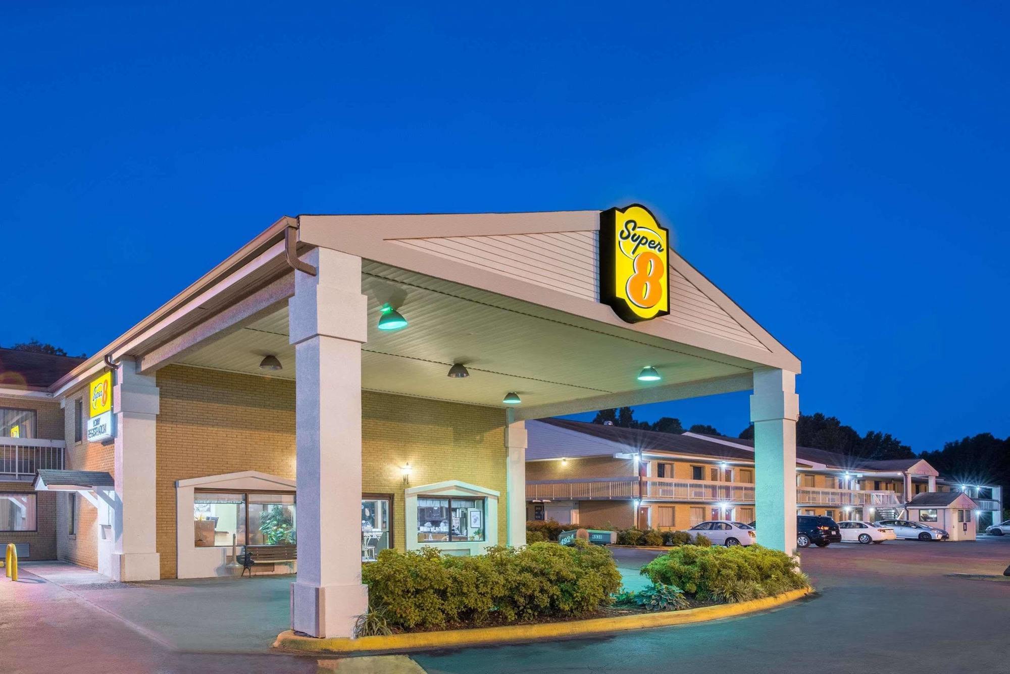 Sunset Inn Northlake Charlotte Bagian luar foto