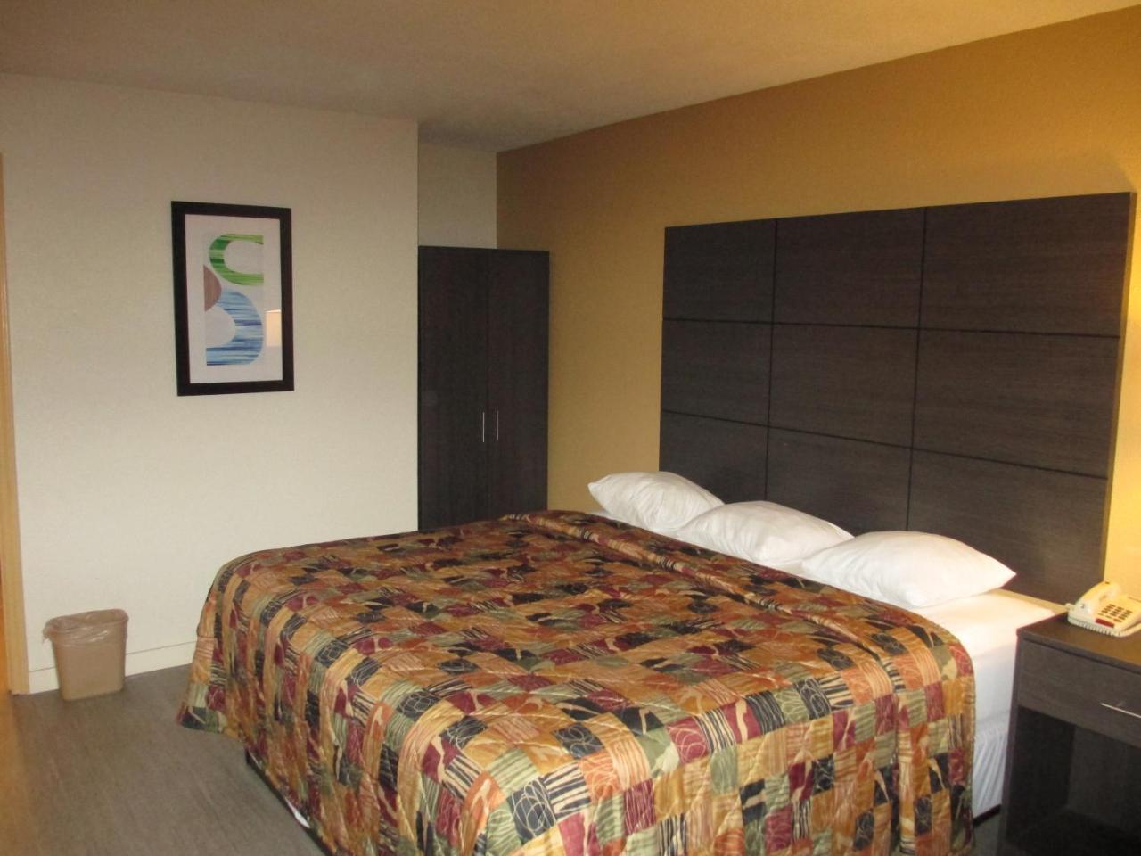 Sunset Inn Northlake Charlotte Bagian luar foto