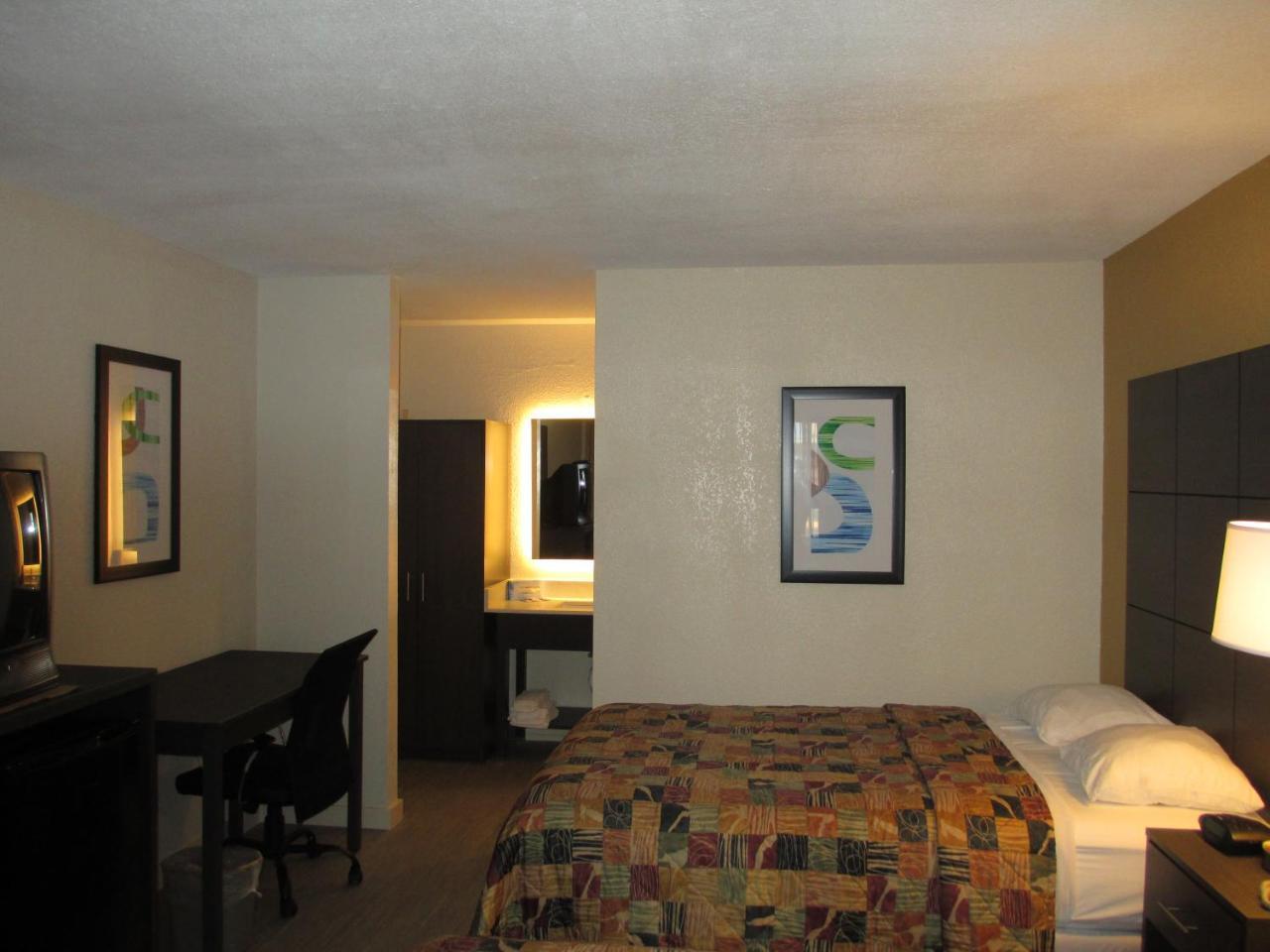 Sunset Inn Northlake Charlotte Bagian luar foto