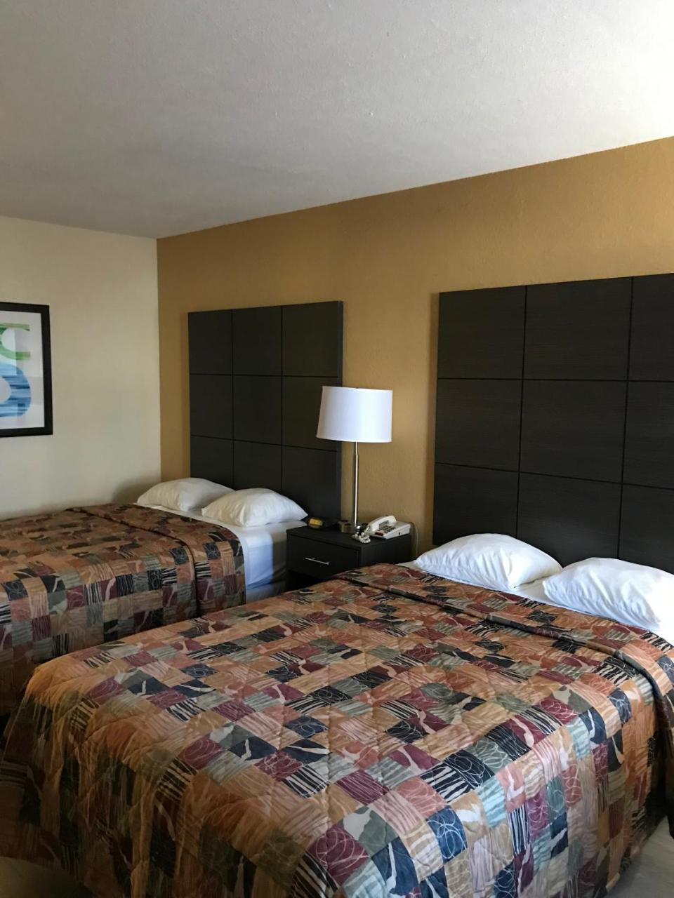 Sunset Inn Northlake Charlotte Bagian luar foto